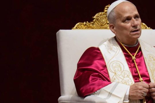 Πάπας Λέων: «Φτάνει με την προσωπική ειδωλολατρία! Φτάνει με τον πόλεμο!»